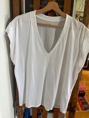 Frame Denim Le Mid Rise V Neck Tee